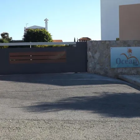 Holiday Ocean View Residences 度假居 *